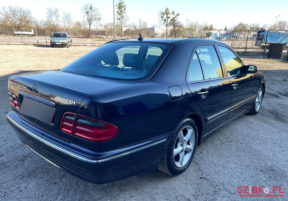 2001' Mercedes-Benz E-Class photo #3