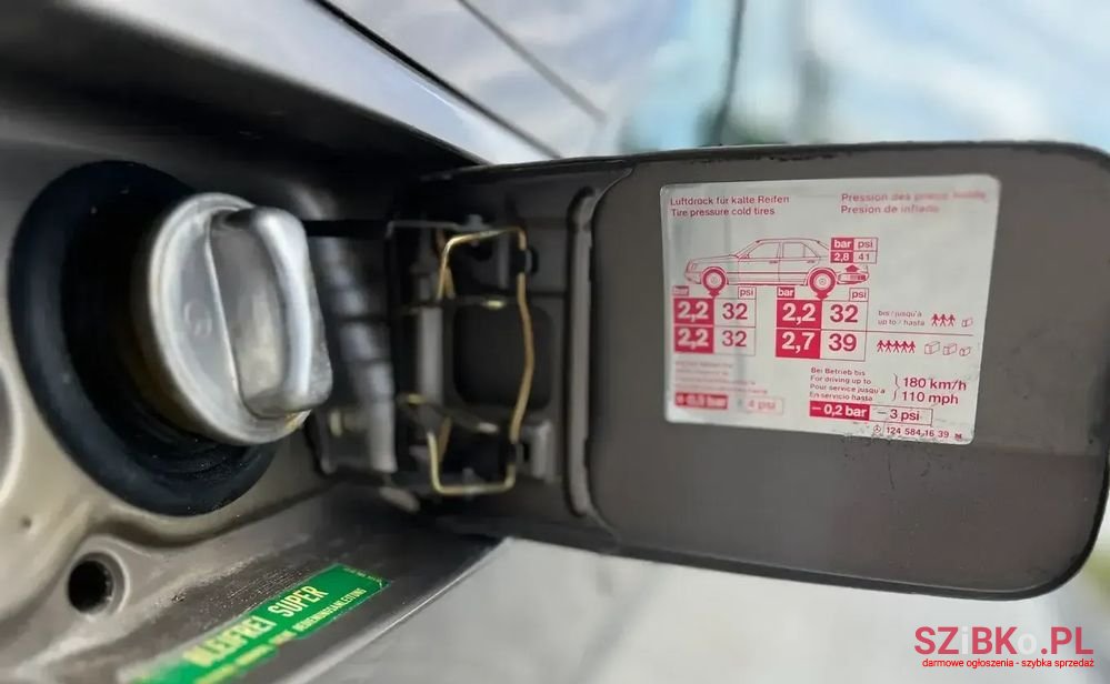 1989' Mercedes-Benz W124 photo #4