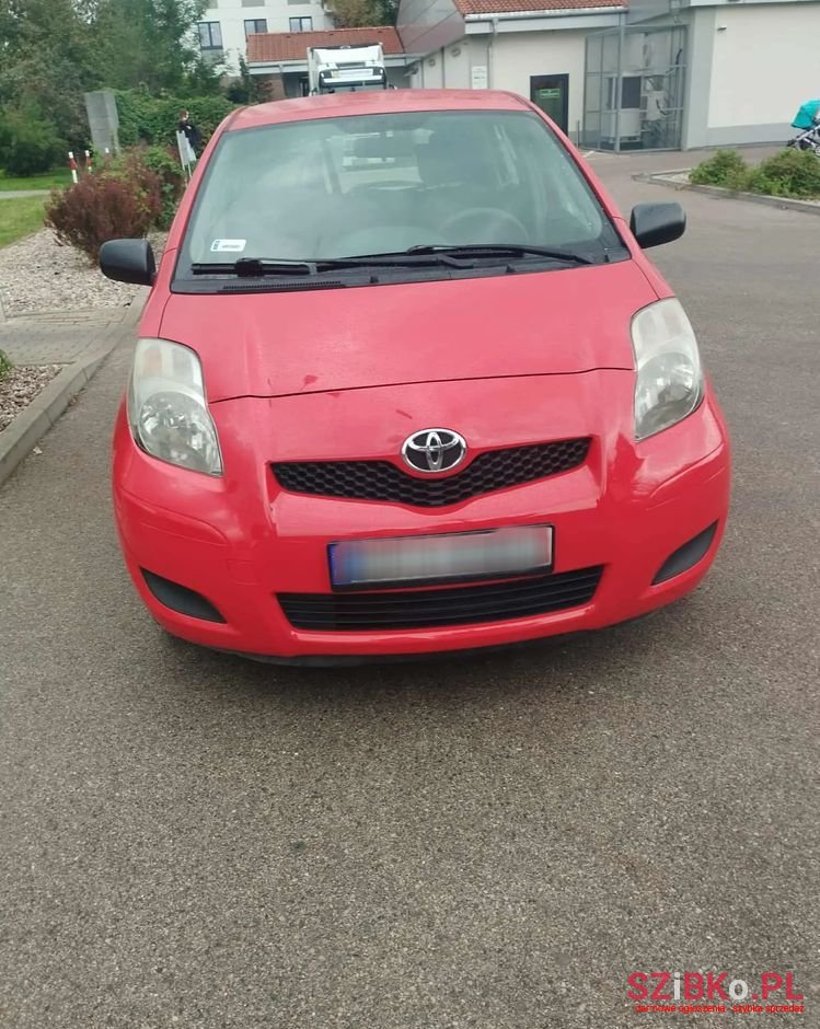 2010' Toyota Yaris 1.0 Active photo #1