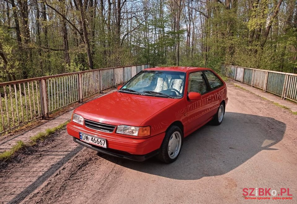 1990' Hyundai Pony photo #1