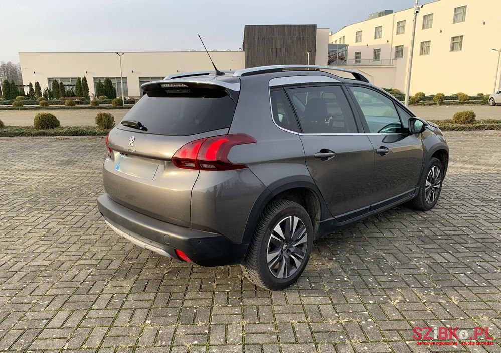 2019' Peugeot 2008 photo #3