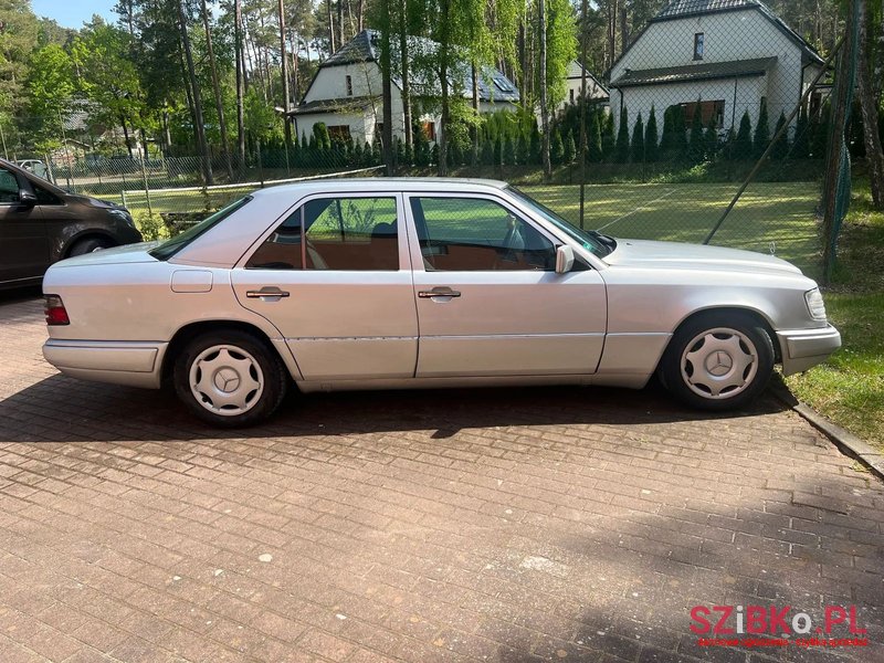 1994' Mercedes-Benz E-Class photo #4