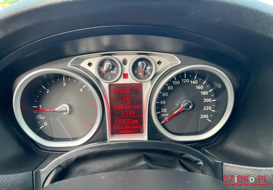 2009' Ford Focus photo #6