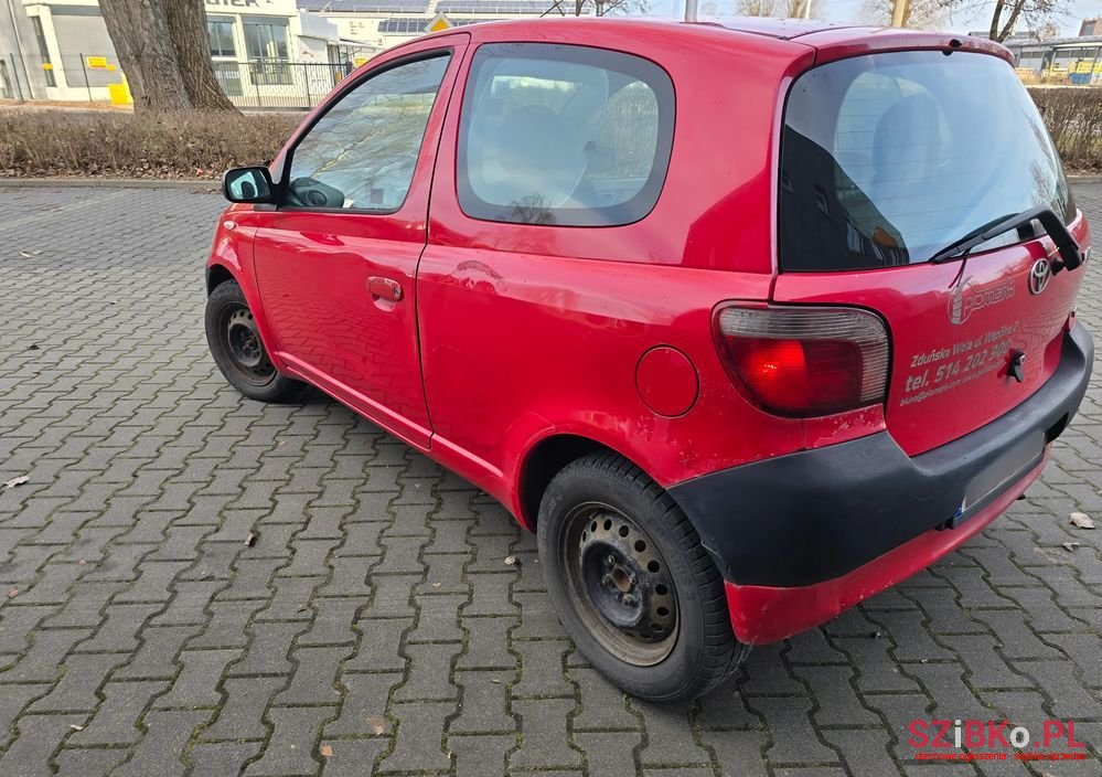 2003' Toyota Yaris 1.0 Luna photo #5