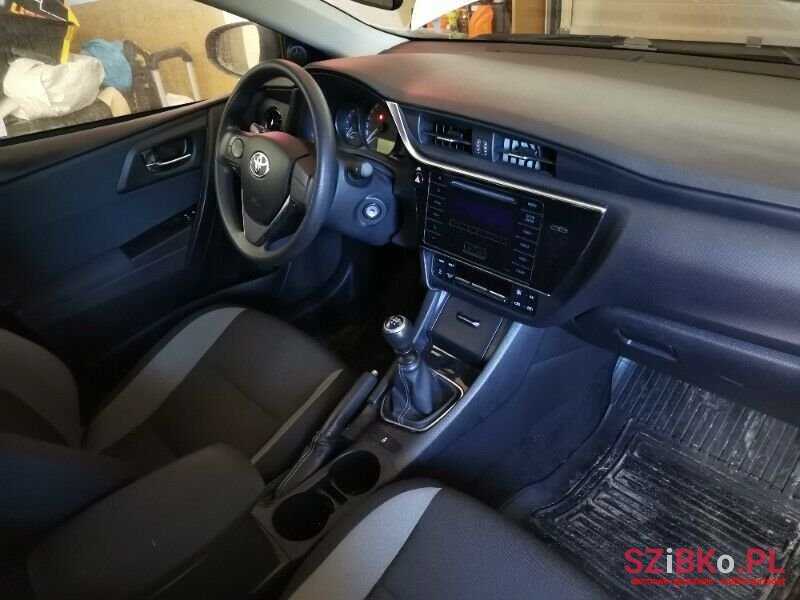 2016' Toyota Auris photo #4