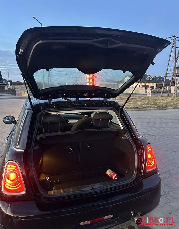 2011' MINI Cooper photo #5