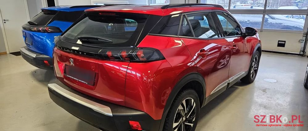 2020' Peugeot 2008 photo #4