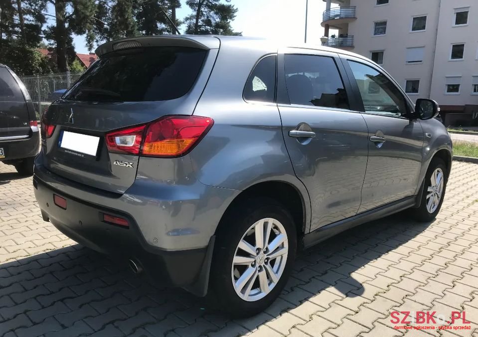 2011' Mitsubishi ASX photo #5