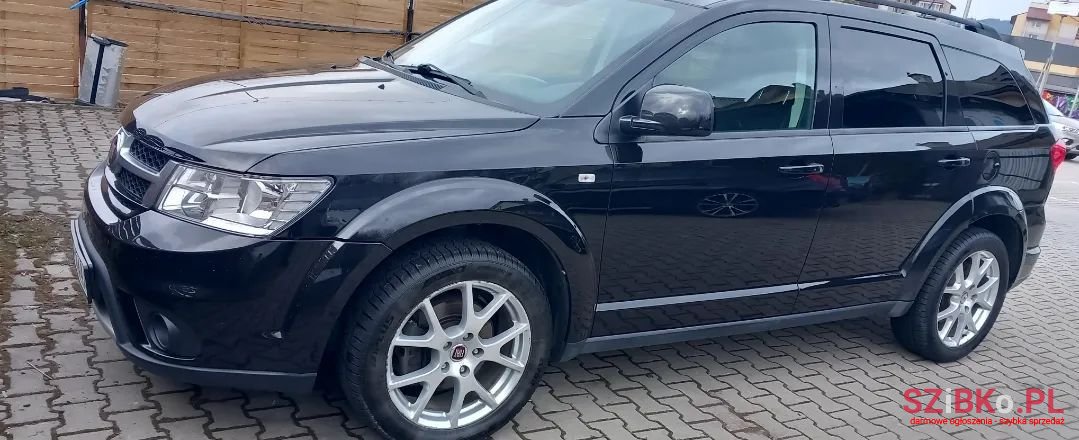 2014' Fiat Freemont photo #2