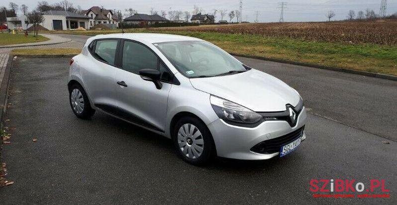 2015' Renault Clio photo #1