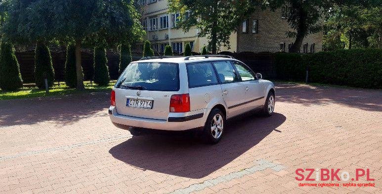 2000' Volkswagen Passat photo #1