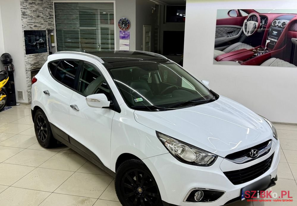 2011' Hyundai ix35 photo #2