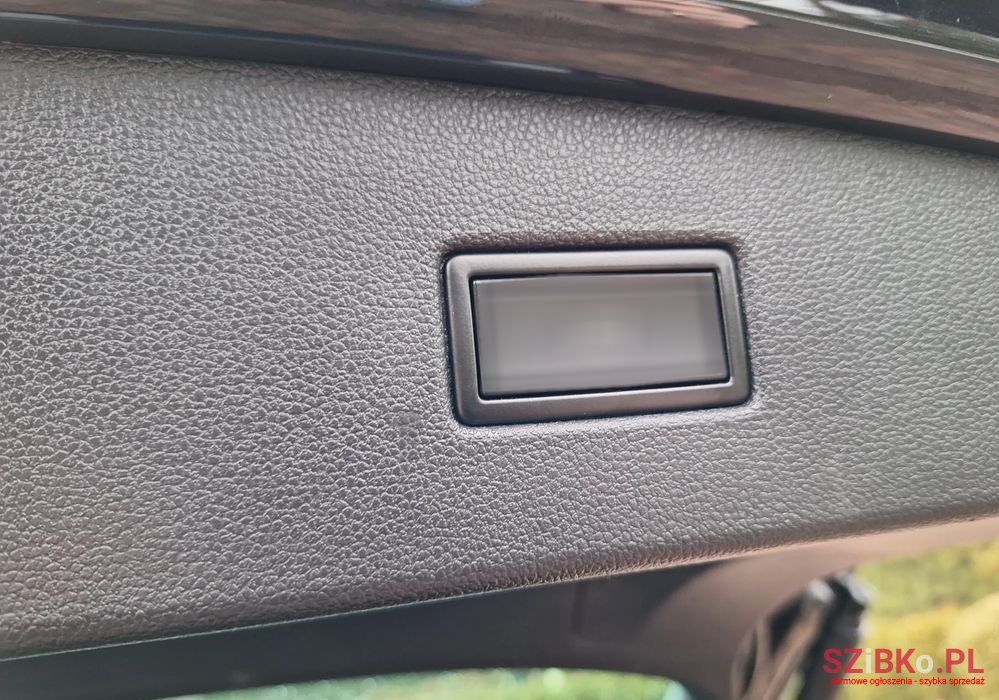 2019' Volkswagen Tiguan photo #4