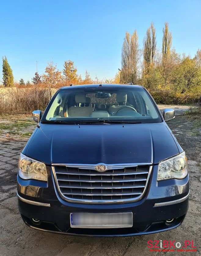 2008' Chrysler Town & Country 4.0 Limited photo #1