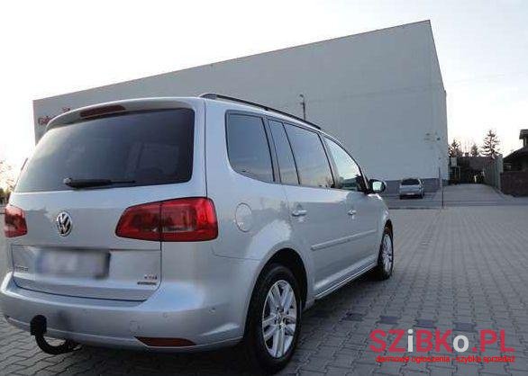 2011' Volkswagen Touran photo #1