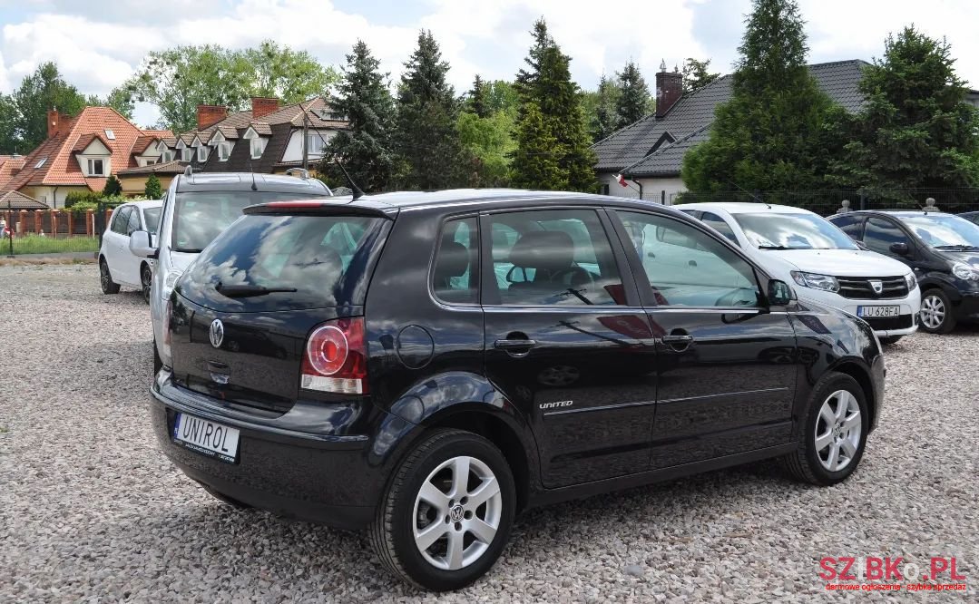 2008' Volkswagen Polo photo #5