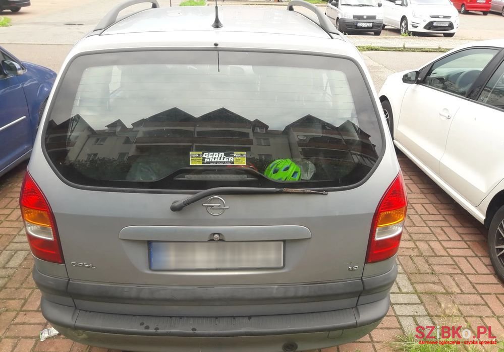 2001' Opel Zafira 1.8 16V Elegance photo #5