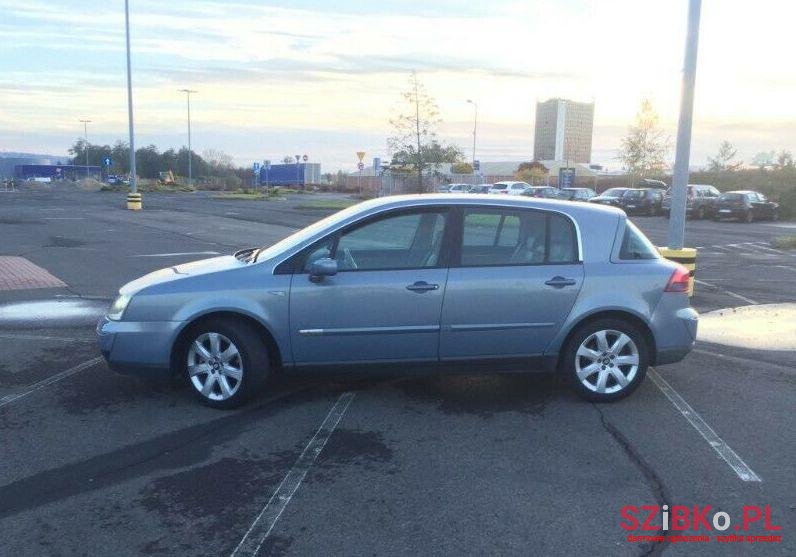 2004' Renault photo #1