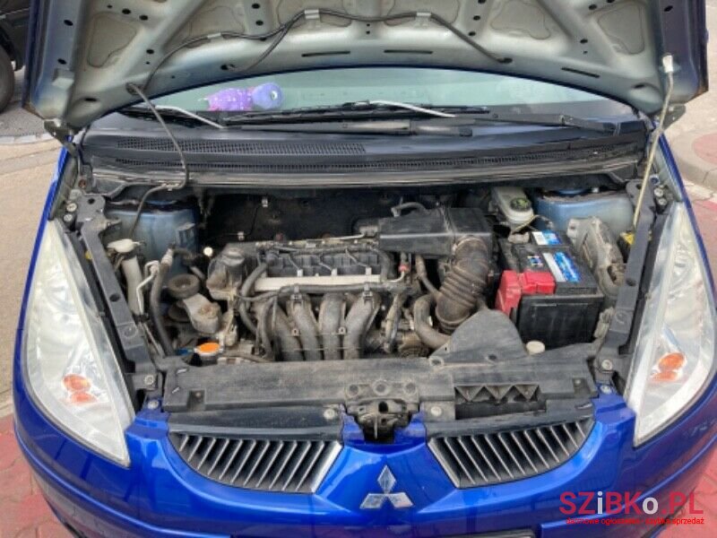 2007' Mitsubishi Colt photo #5