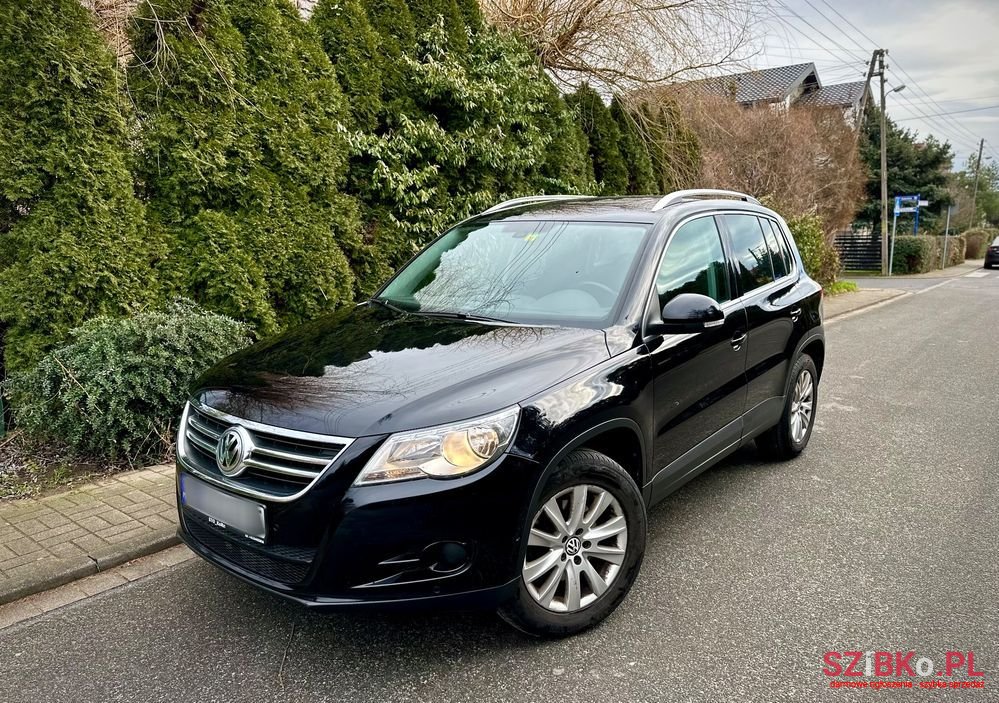 2009' Volkswagen Tiguan photo #1