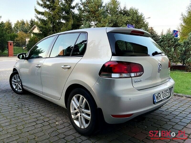 2009' Volkswagen Golf photo #4