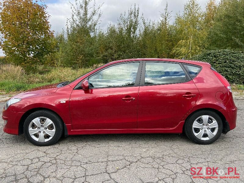 2011' Hyundai i30 photo #3