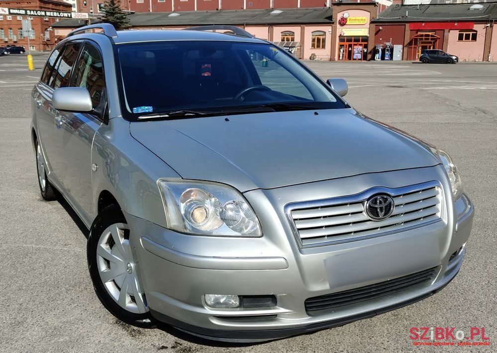 2004' Toyota Avensis 1.8 Vvt-I Combi photo #2