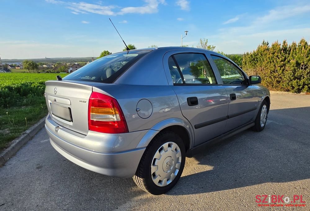 2008' Opel Astra 1.4 photo #3