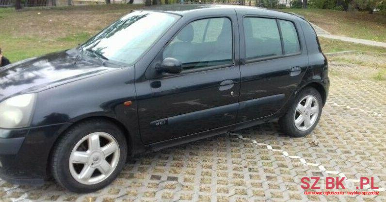 2002' Renault Clio photo #1