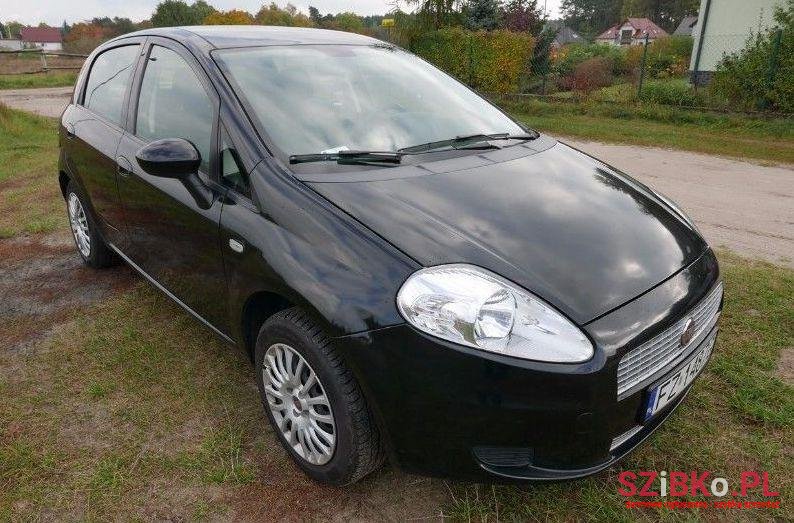 2009' Fiat Punto photo #2