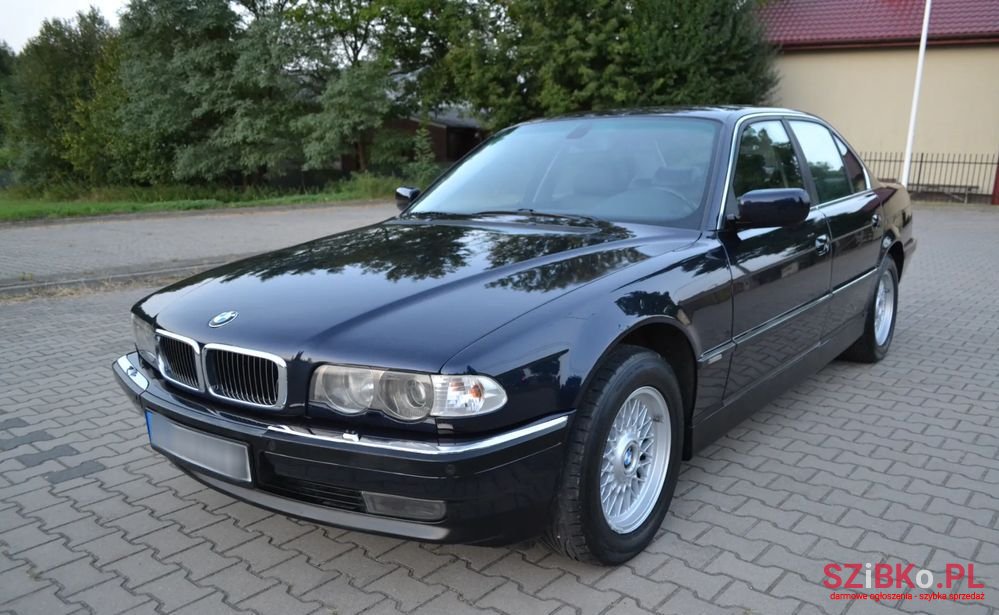 2001' BMW 7 Series 740I photo #1