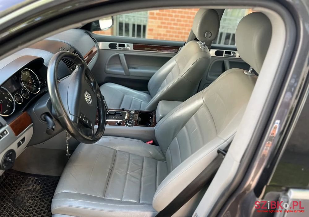 2007' Volkswagen Touareg photo #4