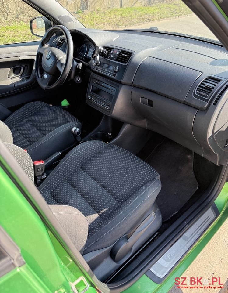 2011' Skoda Fabia photo #5