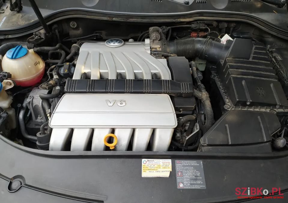 2007' Volkswagen Passat photo #3