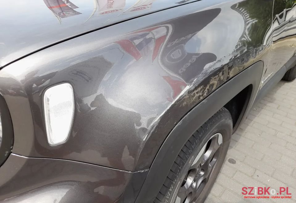 2017' Jeep Renegade photo #6