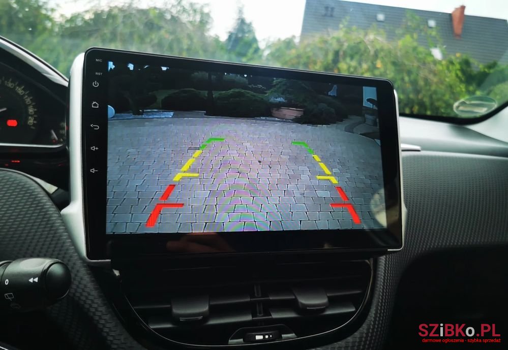 2015' Peugeot 2008 photo #6