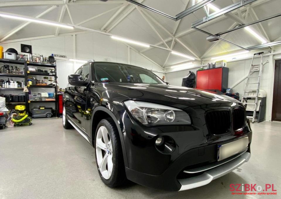 2011' BMW X1 photo #1