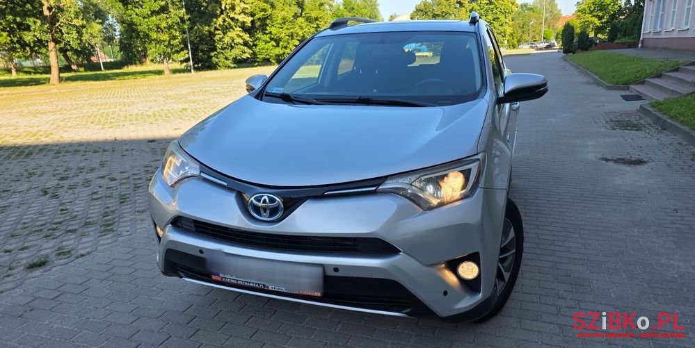 2016' Toyota RAV4 photo #4