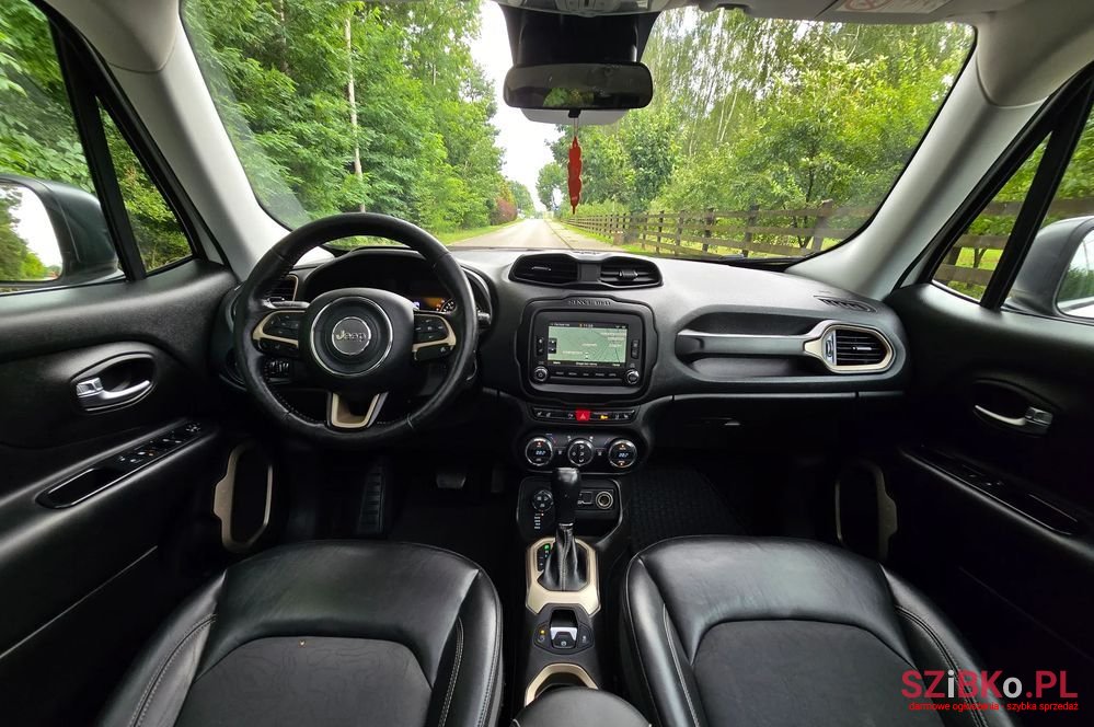 2018' Jeep Renegade photo #6