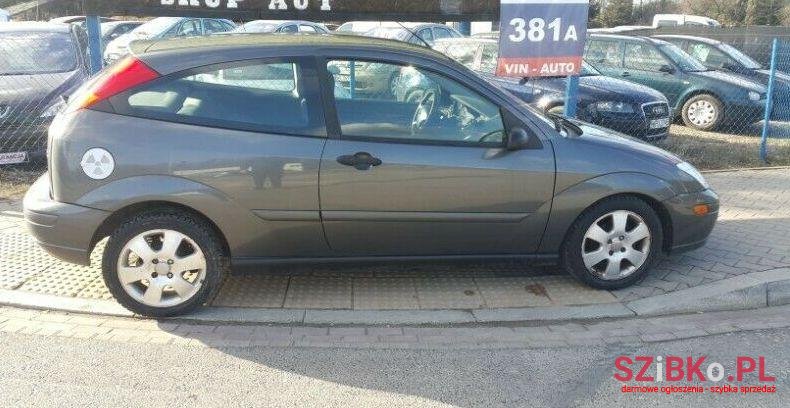 2002' Ford Focus photo #1