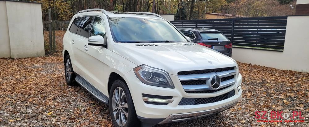 2013' Mercedes-Benz GL photo #2