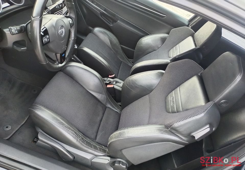 2008' Opel Astra photo #6