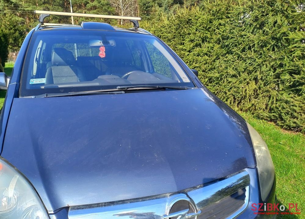 2007' Opel Zafira 1.9 Cdti Cosmo photo #3