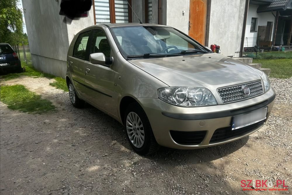 2010' Fiat Punto photo #3