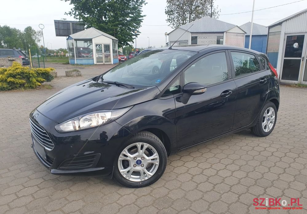 2013' Ford Fiesta 1.4 Champions Edition photo #2