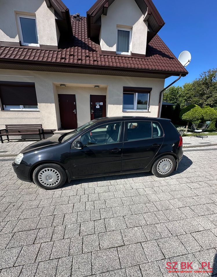 2005' Volkswagen Golf photo #1