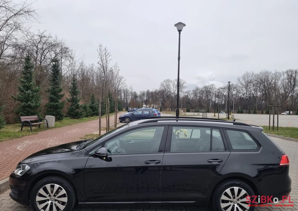 2015' Volkswagen Golf photo #2