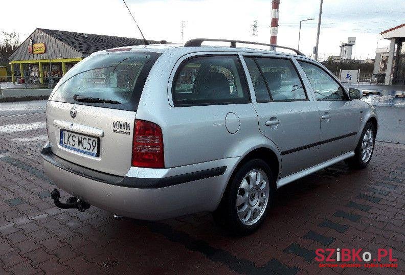 2002' Skoda Octavia photo #2