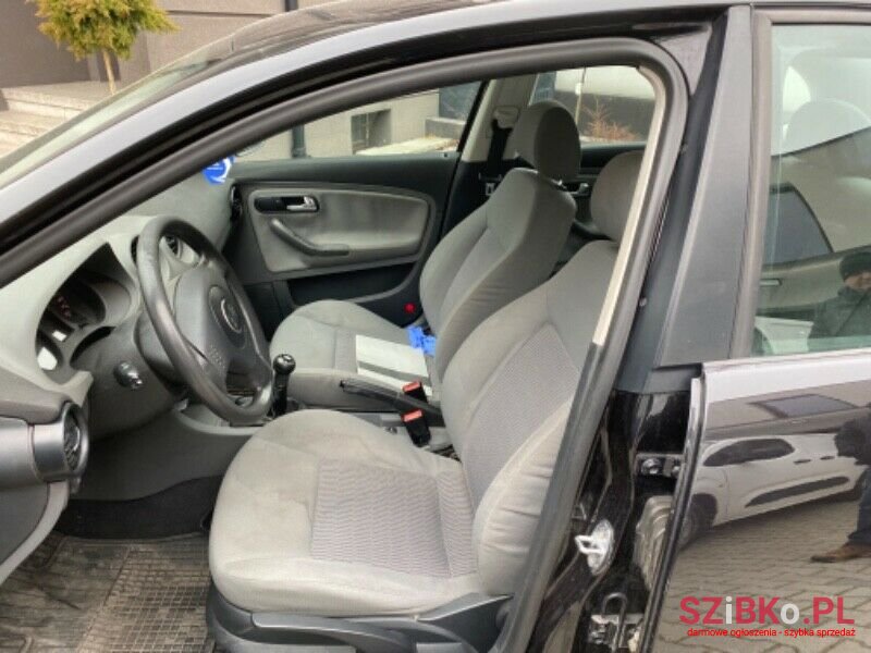 2002' SEAT Cordoba photo #2