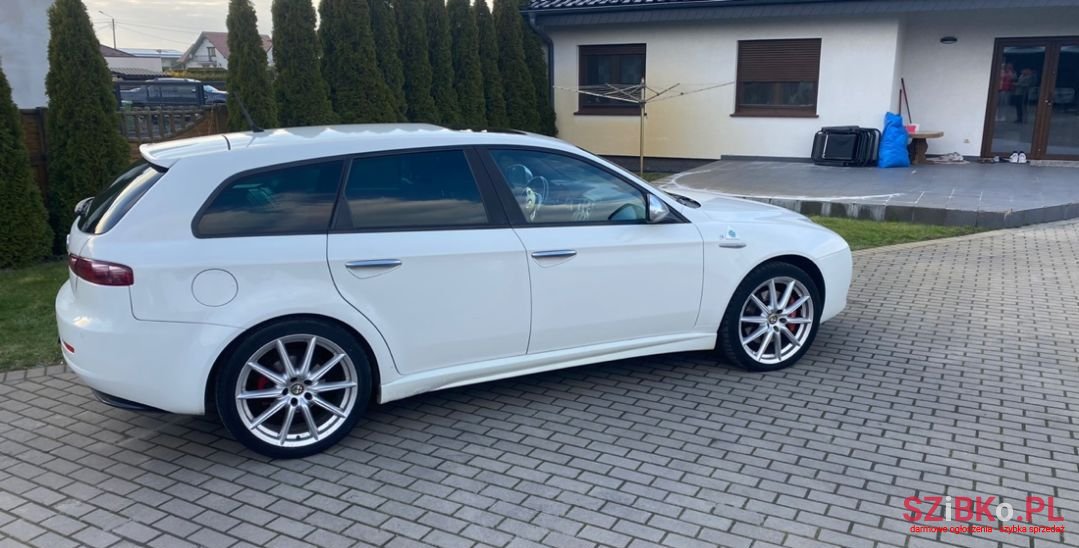 2008' Alfa Romeo 159 photo #5